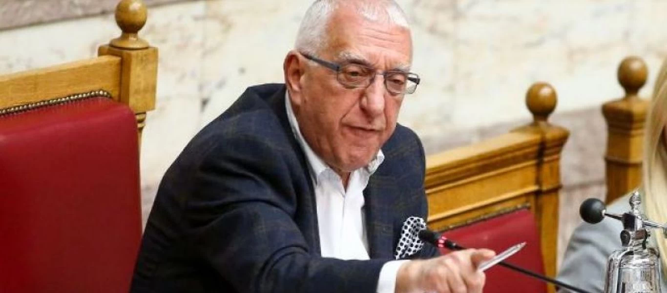 Ν.Κακλαμάνης: «Αγιοβασίληδες να μοιράζουν δωρεάν μάσκες»!